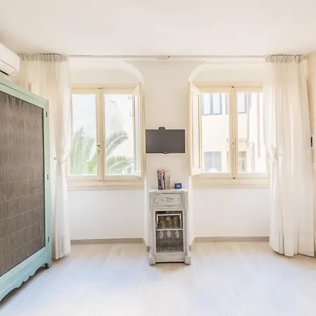 Piccolo Principe, Ognissanti Square Apartman *